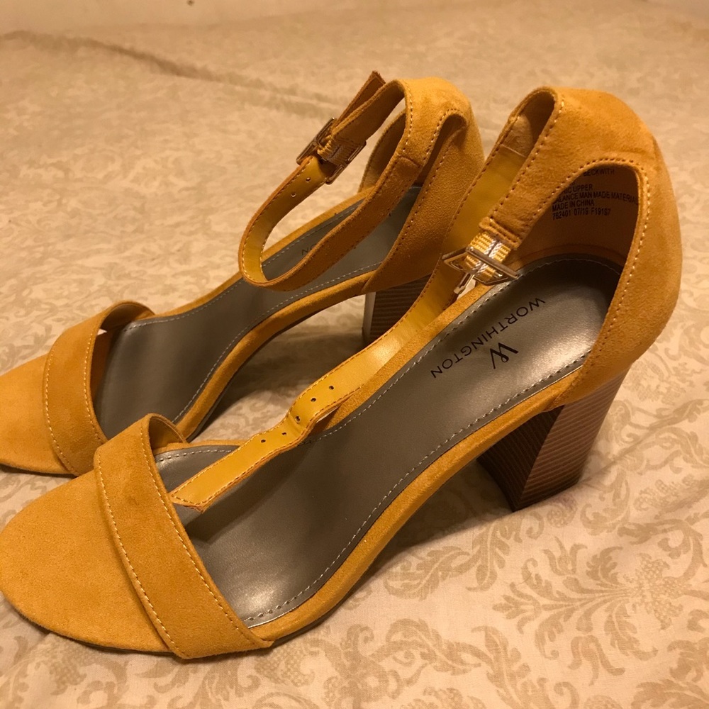 Heels - Picture 2 of 3